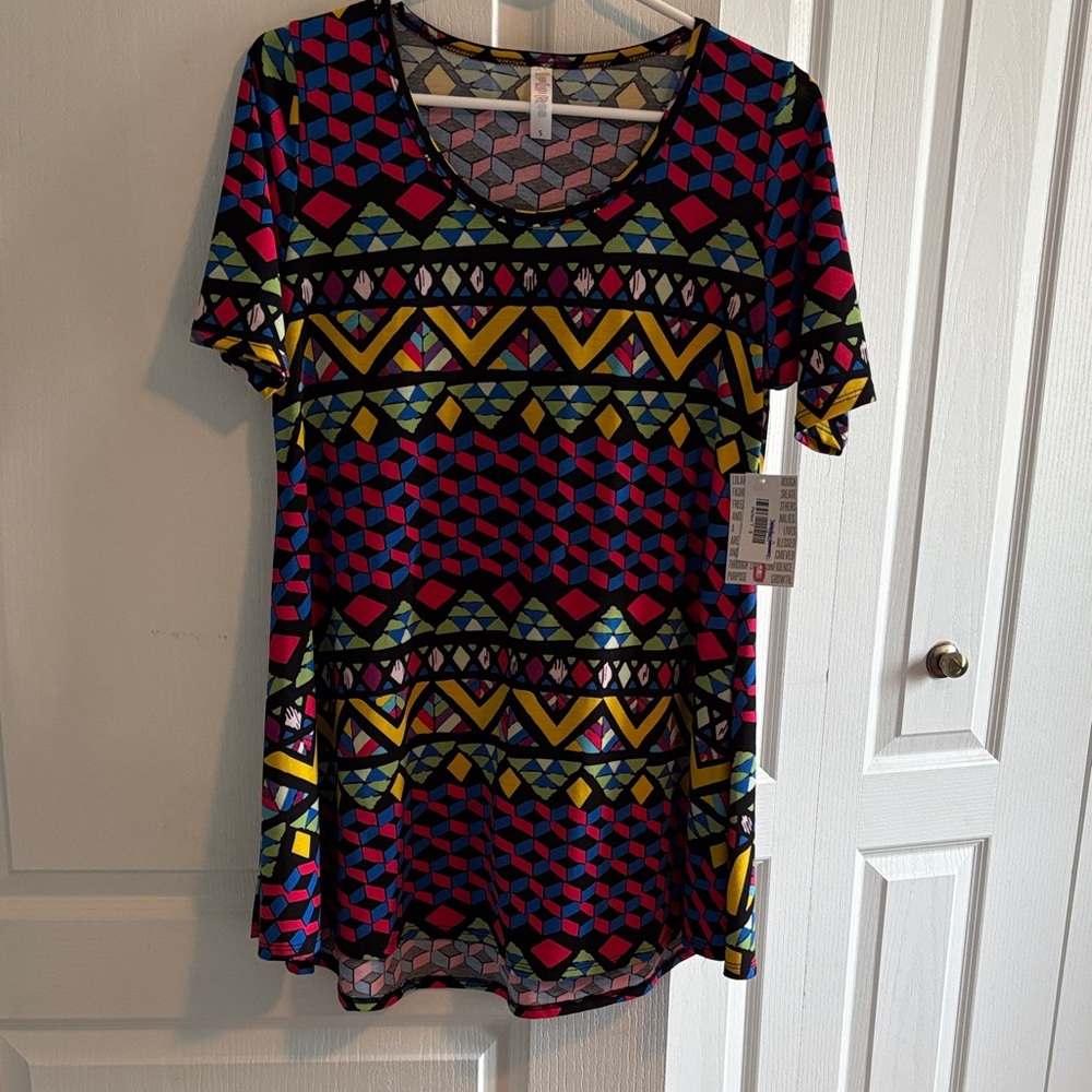LuLaRoe Perfect T Multicolor Geometric Short Sleeve Top